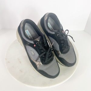 Joya Womens Size 6 Switzerland Tina Silver Black LaceUp Orthopedic